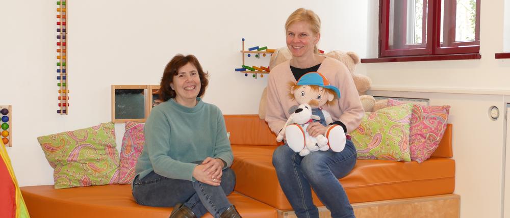 Christina Hartmann und Katja Mahn haben die Traglinge gemeinsam ins Leben gerufen und bauen das Programm, das mit der Frühchenversorgung begann, immer weiter aus.