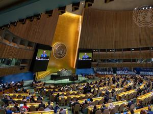 Bei einer Dringlichkeitssitzung am Freitag stimmte die UN-Generalversammlung mit überwältigender Mehrheit für eine Stärkung der Rechte Palästinas bei den Vereinten Nationen.