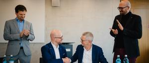 Sebastian Stietzel, Präsident der IHK Berlin, und Günter Ziegler, Präsident der Freien Universität Berlin, unterzeichnen Kooperationsvereinbarung in Dahlem.