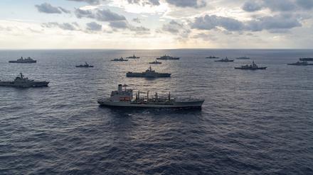 Im vergangenen Jahr gab es ein gemeinsames Militärmanöver von Australien, Japan, Kanada und den USA in der Philippinensee.