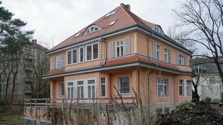 Die denkmalgeschützte Villa Schönbach in Berlin-Westend steht seit Jahren leer.