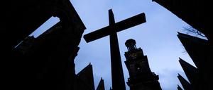 Hannover: Ein Kreuz steht in der Aegidienkirche der evangelisch-lutherischen Marktkirchengemeinde. 