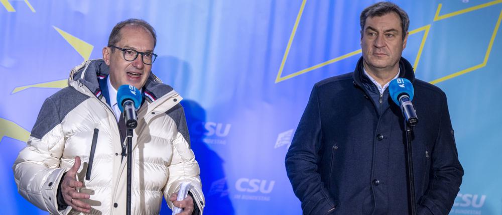 Alexander Dobrindt, CSU-Landesgruppenchef, und der CSU-Vorsitzende Markus Söder (r.) wollen sich bei der Winterklausur der CSU im Bundestag im Kloster Seeon als Alternative zur Ampelregierung präsentieren.