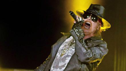 Guns N'Roses-Sänger Axl Rose hat sich mit Gitarrist Slash versöhnt.