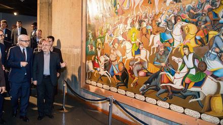 Bundesaußenminister Frank-Walter Steinmeier besuchte das Tehran Museum of Contemporary Art im Oktober 2015. 