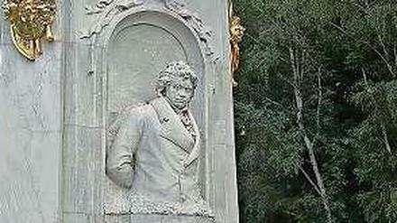 Beethoven, so wie ihn das Musiker-Denkmal im Berliner Tiergarten zeigt