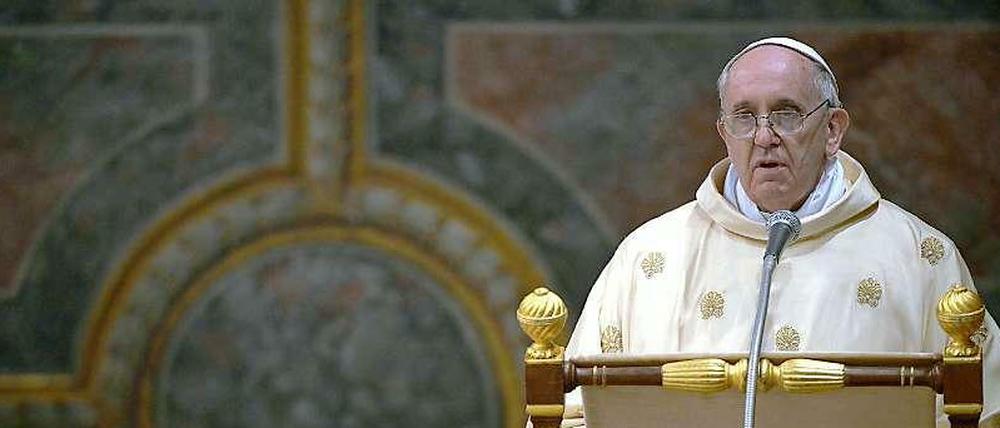 Welche Rolle spielte Papst Franziskus in der argentinischen Militärdiktatur?