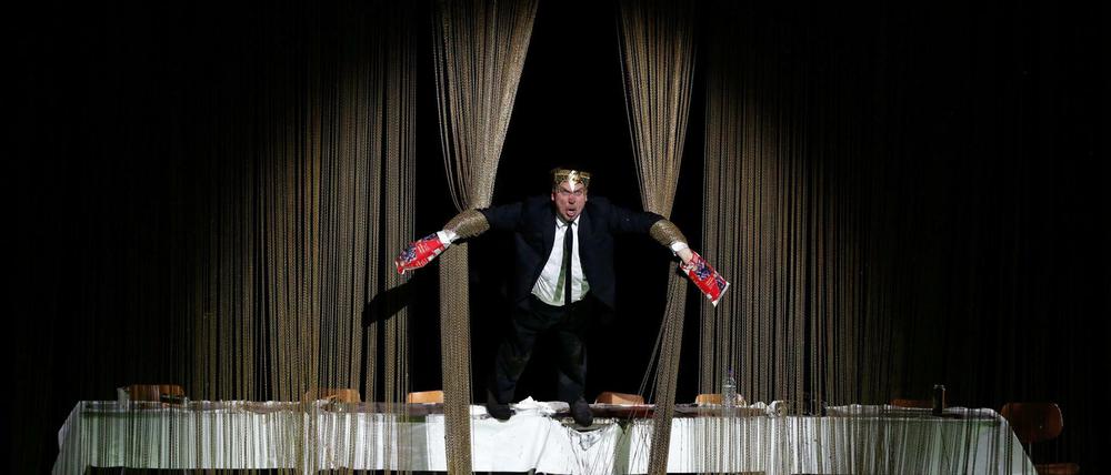 Import: Lars Eidinger als Hamlet beim Gastspiel der Berliner Schaubühne auf dem Fadjr-Festival in Teheran im Januar 2016.