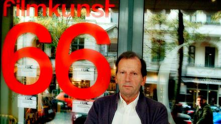 Franz Stadler vor dem Filmkunst 66 kurz vor seinem 66. Geburtstag 2006. Zum Jubiläum zeigte er seine Lieblingsfilme.