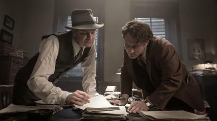 Colin Firth (links) als Lektor Max Perkins und Jude Law als Autor Thomas Wolfe in Michael Grandages "Genius", der Premiere auf der Berlinale feierte und im August ins Kino kommt.