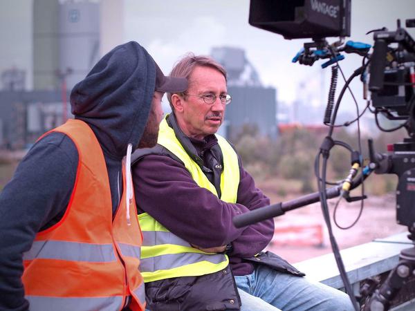 Der Regisseur Carl A. Fechner (rechts) hat auch beim nie fertig gestellten DDR-Atomkraftwerk in Stendal gedreht. Es ist sein zweiter Energiewende-Film. 
