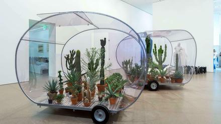In der Fremde kann es auch ein Zuhause geben: Loris Cecchinis transparente Wohnwagen.
