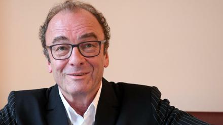 Der österreichische Autor Robert Menasse hat den Deutschen Buchpreis 2017 gewonnen.
