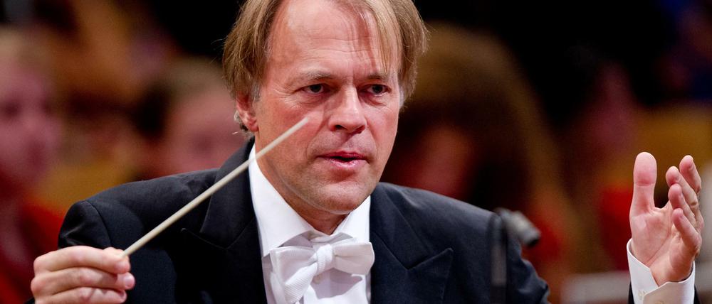 Der Chefdirigent des NDR Elbphilharmonie Orchesters, Thomas Hengelbrock. Hengelbrock wird seinen Vertrag über die Saison 2018/19 hinaus nicht verlängern. 