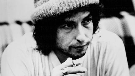Bob Dylan in den 70er Jahren, in denen er mit "Blood on the Tracks" wieder ein großartiges Album aufnahm. Es mit Dylans epochalen Arbeiten aus den 60ern zu vergleichen, sei unmöglich, meinte Rockkritiker Jon Landau. Man können ihm nicht mehr so tief und für so lange Dauer verbunden sein. 