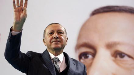 Erdogan bei einem Auftritt vor Mitgliedern seiner Regierungspartei AKP .