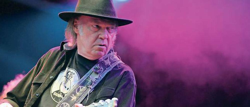 Old Man. Schon mit 21 fühlte sich Neil Young älter, als er war. Er ist mit den Jahren immer lauter geworden. 