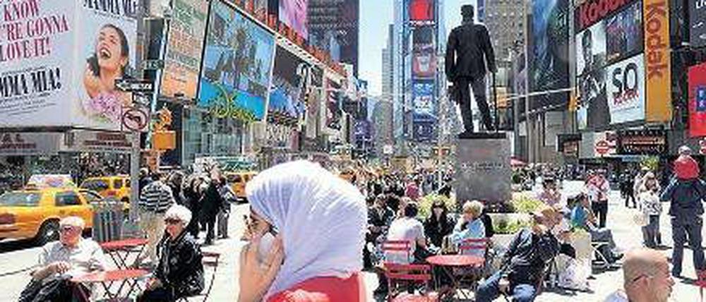 Kopftuch am Times Square. Seit den Anschlägen des 11. September haben die Amerikaner mehr über den Islam gelernt. 
