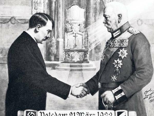 Alte Größe, junge Macht? Reichskanzler Adolf Hitler und Reichspräsident Paul von Hindenburg in der Garnisonkirche. Foto: p-a/akg