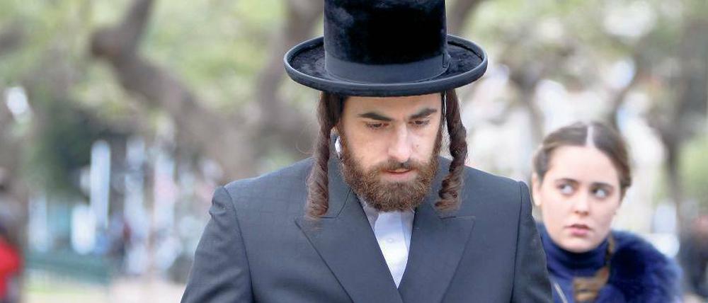 Der Mann geht vor. Shira (Hadas Yaron) aus Tel Aviv soll Yochay (Yiftach Klein) heiraten, ihren verwitweten Schwager. 