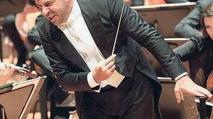 Sänger am Pult. Daniele Gatti dirigiert das Concertgebouw Orchestra. Foto: Kai Bienert