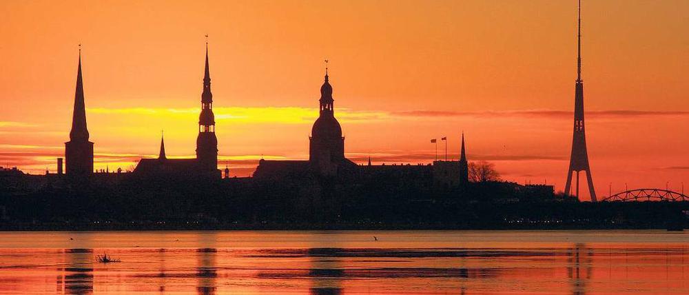 Das Licht des Nordens. Riga verbindet traditionelle Architektur mit steilen neuen Ideen. Die Altstadt gehört zum Unesco-Weltkulturerbe. Foto: picture alliance / dpa