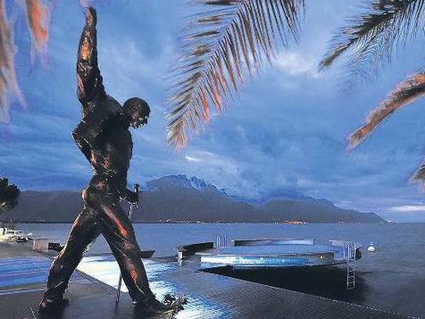 The Show must go on: Die Statue von Freddie Mercury am Genfer See. 