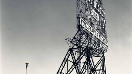 Big Country. 1946 fotografierte Evans das „Pabst Blue Ribbon Sign“ in Chicago, Illinois. 