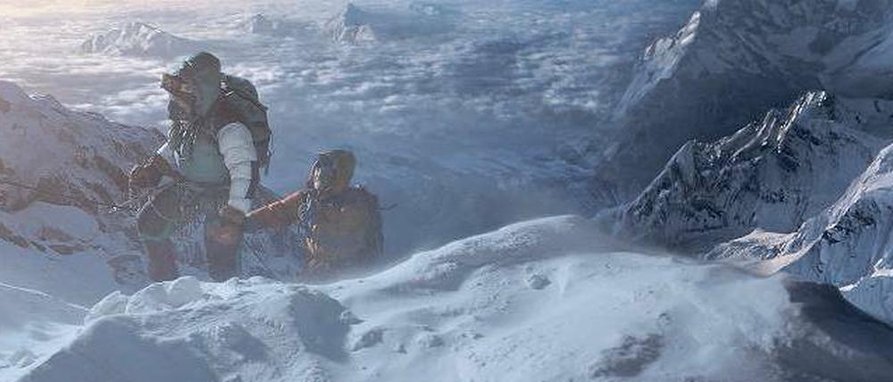 Himmelfahrtskommando. Die Expeditionsteilnehmer geraten in den Höhen des Mount Everest in einen Schneesturm. Und dann bricht auch noch die Nacht herein. 