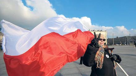 Der Sieg gehört uns. Teilnehmerin einer Antiregierungsdemo am 27. Februar 2016 in Warschau. 