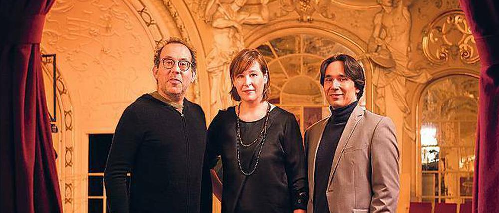 Komisches Trio. Intendant Barrie Kosky, die Geschäftsführende Direktorin Susanne Moser und Generalmusikdirektor Henrik Nánási.