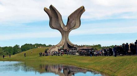 Wegen der revisionistischen Politik der kroatischen Regierung boykottierte die Jüdische Gemeinde 2016 die Feier der Befreiung des einstigen KZs Jasenovac. 