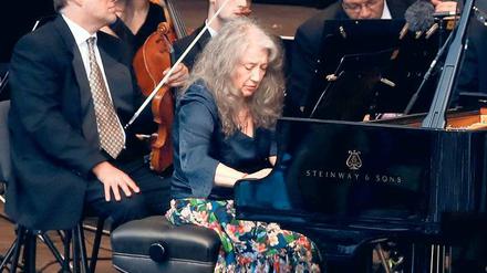 Filigranes Spiel. Martha Argerich spielt Liszts Erstes Klavierkonzert in der Waldbühne.