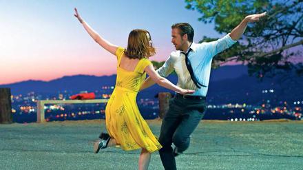 Bonbonbunt. Szene aus Damien Chazelles Eröffnungsfilm „La La Land“ mit Emma Stone und Ryan Gosling. 
