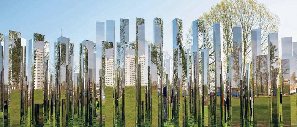 Zersplitterte Realität. Die Installation "Reflecting Gardens" von Jeppe Hein.
