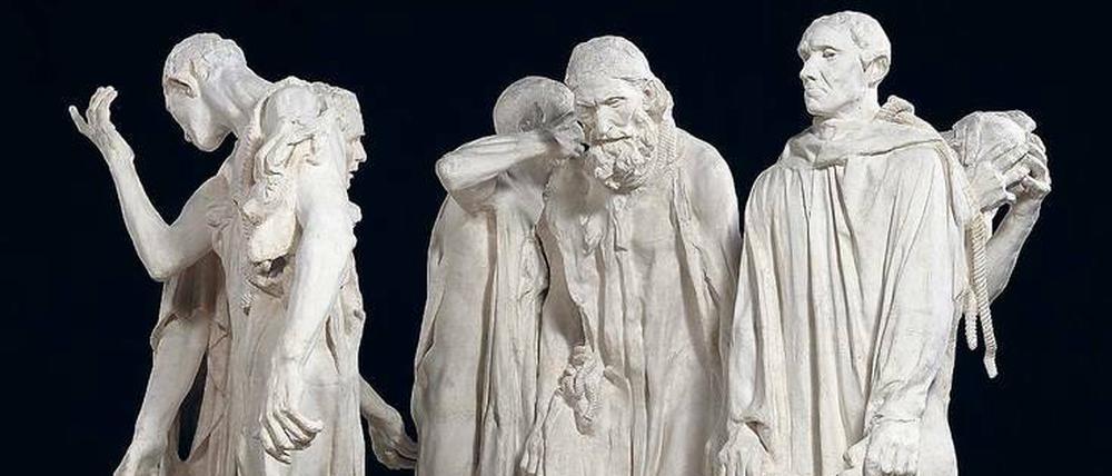 Auf Augenhöhe. Rodins Figurengruppe „Die Bürger von Calais“ (1889) in einem Gipsabguss von 2005. Eine zur Zeit der Jahrhundertwende radikale Skulptur, da sie keine Helden auf ein Piedestal stellt und rundum betrachtet werden kann.