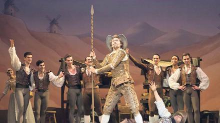 Olé, oller Ritter. Don Quixote und Sancho Pansa stören nur kurzzeitig das Corps de ballet. 
