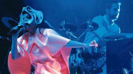 Utopische Maske: Björk beim Primavera-Festival.