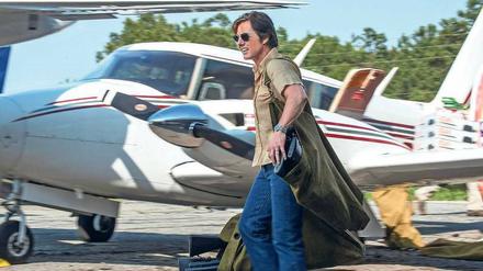 Lizenz zum Fliegen. Tom Cruise, natürlich mit Sonnenbrille, verteidigt wie schon in seinem Erfolgsfilm „Top Gun“ die Freiheit Amerikas aus der Luft. 