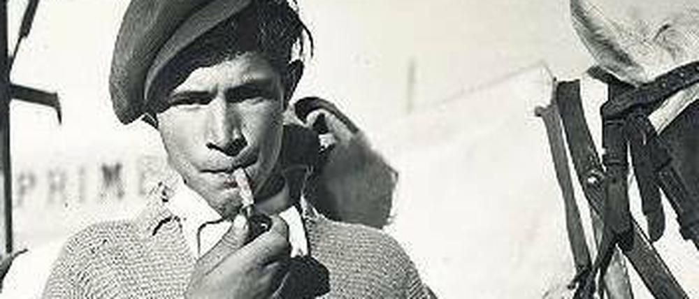 Verblüffend offen. Lore Krügers Porträt eines Pfeife rauchenden Jungen, Frankreich 1936.