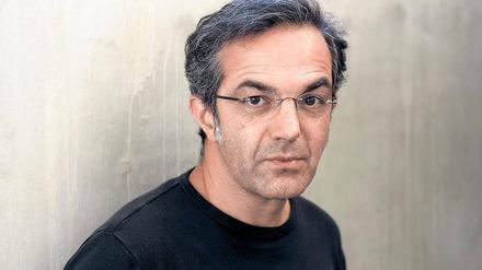 „Die Liebe gibt es in vielen Dingen.“ Navid Kermani, 1967 in Siegen als Sohn iranischer Einwanderer geboren. Der Schriftsteller, Publizist und habilitierte Orientalist erhielt 2015 den Friedenspreis des Deutschen Buchhandels.
