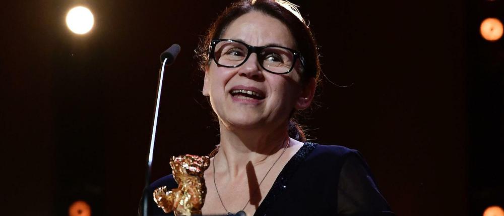 Die ungarische Regisseurin Ildikó Enyedi mit dem Goldenen Bären.