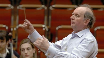 Marek Janowski dirigiert das Rundfunk-Sinfonieorchester.