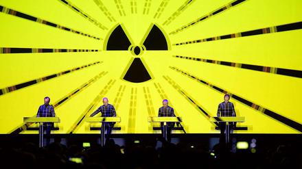 Alles so schön gelb strahlend hier: Kraftwerk spielen in der Neuen Nationalgalerie "Radioaktivität"