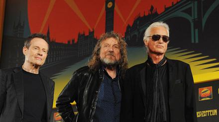 John Paul Jones, Robert Plant und Jimmy Page, Mitglieder der Rockband Led Zeppelin, auf einem Archivbild von 2012.