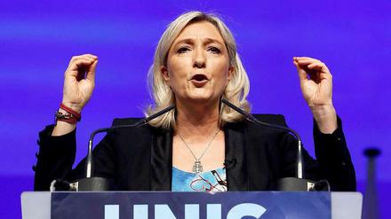 Sie verteidigt jede der rassistischen Äußerungen ihres Vaters: Marine Le Pen. 