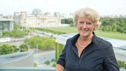 Ihre Vorlage. Kulturstaatsministerin Monika Grütters (CDU) auf der Terrasse des Bundeskanzleramts in Berlin. 