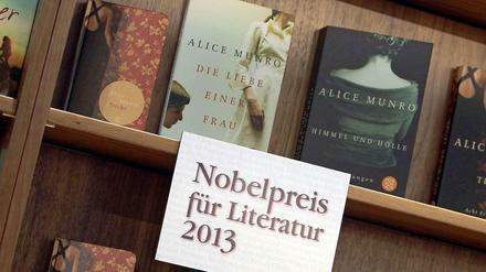Schnell reagiert. Donnerstagmittag am Stand von Fischer, Munros Verlag, auf der Frankfurter Buchmesse.