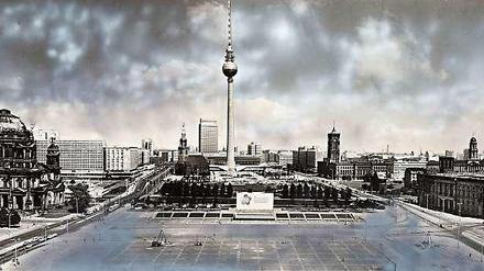 Dieter Urbach: Marx-Engels-Platz, Blick von Südwesten auf Dom und Fernsehturm, Berlin-MitteBildmontage, 1972