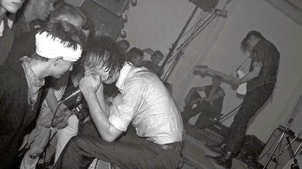 Nick Cave und Rowland S. Howard bei einem Auftritt in Hamburg Anfang der achtziger Jahre